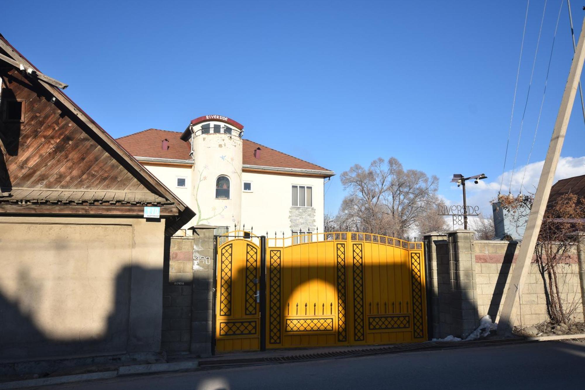 Riverside Karakol Dış mekan fotoğraf
