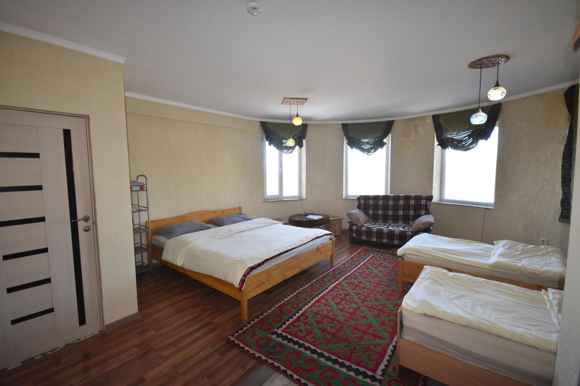 Riverside Karakol Dış mekan fotoğraf