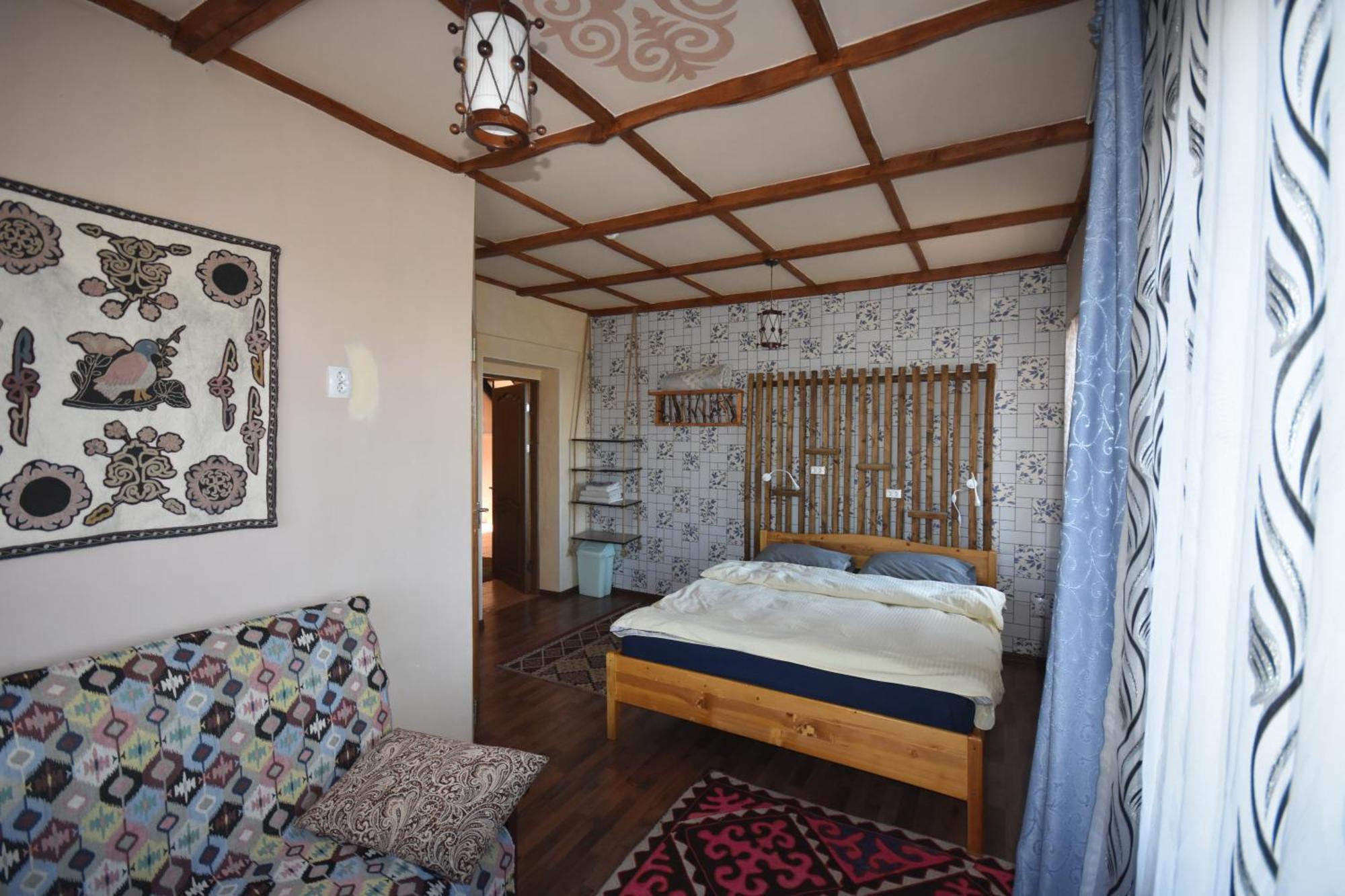 Riverside Karakol Dış mekan fotoğraf