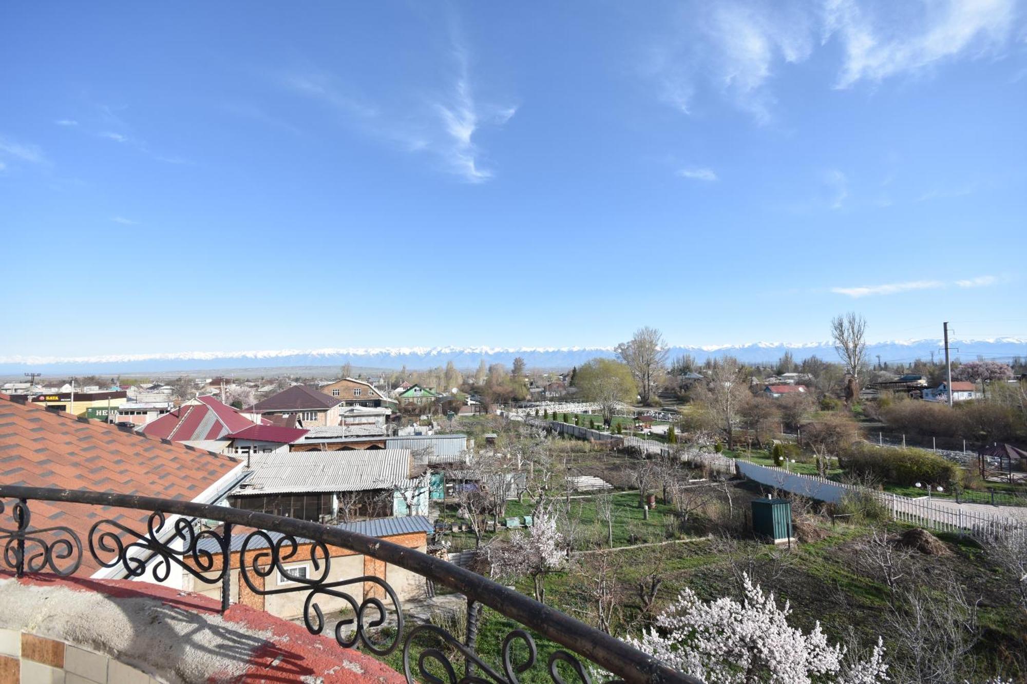 Riverside Karakol Dış mekan fotoğraf